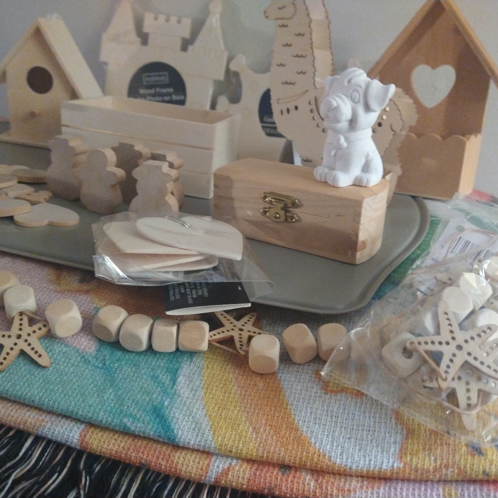 Huge lot of wood craft pieces to paint - Picture 5 of 5